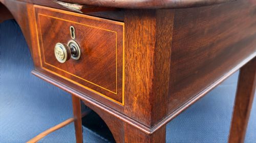 A GEORGE III MAHOGANY INLAID BELFAST DRESSING SIDE TABLE - ADDITIONAL PHOTO 8