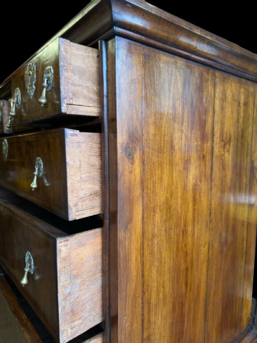 A FINE WILLIAM MARY WALNUT CHEST ON STAND - ADDITIONAL PHOTO 1