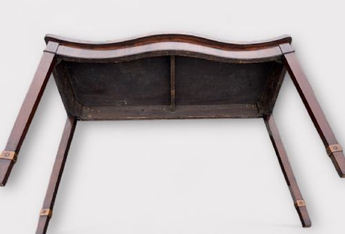 A FINE GEORGE III IRISH MAHOGANY INLAID SERPENTINE CONSOLE TABLE - ADDITIONAL PHOTO 6