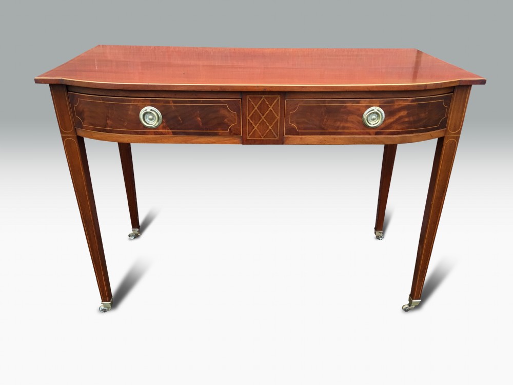 A FINE GEORGE III MAHOGANY & INLAID SIDE TABLE.