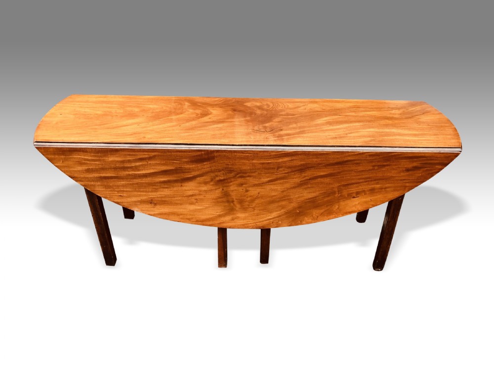 A VERY FINE 18th CENTURY IRISH MAHOGANY WAKE TABLE.