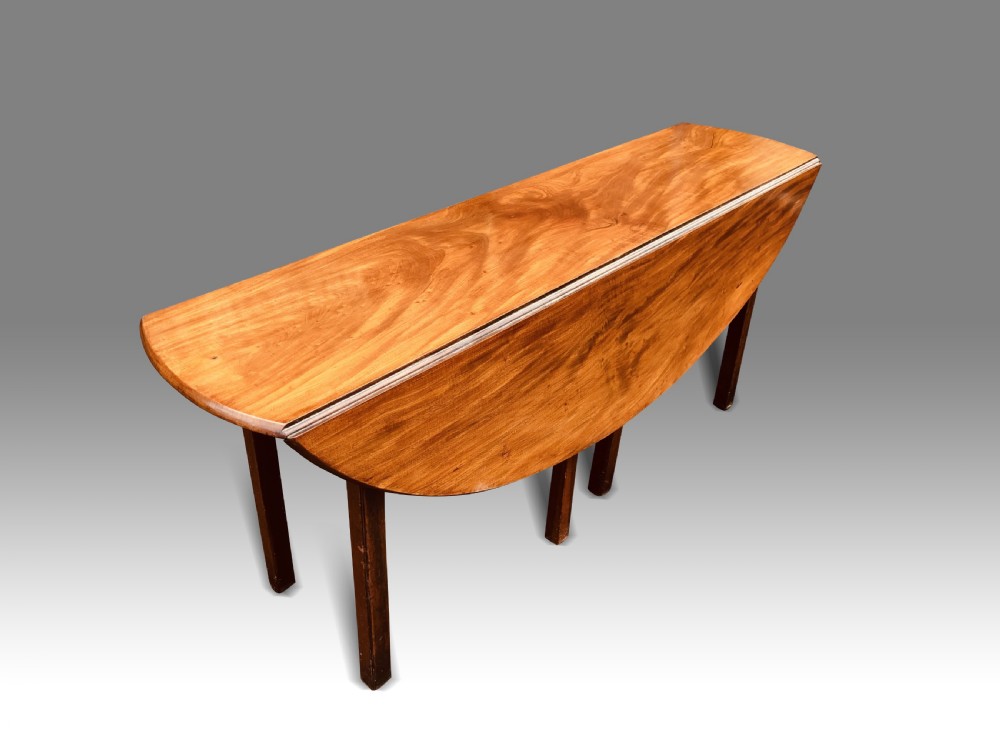 A VERY FINE 18th CENTURY IRISH MAHOGANY WAKE TABLE. View IV