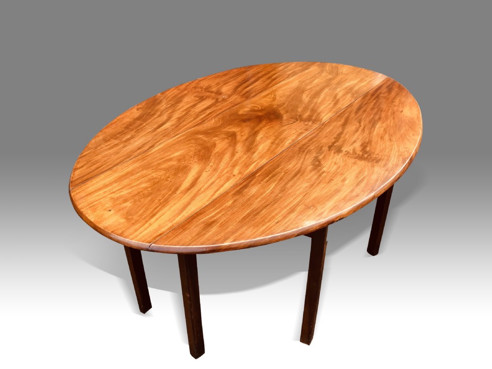 A VERY FINE 18th CENTURY IRISH MAHOGANY WAKE TABLE. View V