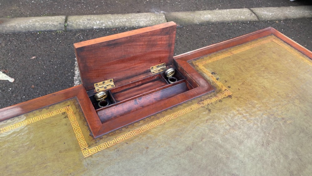 A REGENCY MAHOGANY CHAMBER WRITING TABLE BY GILLOWS View IX