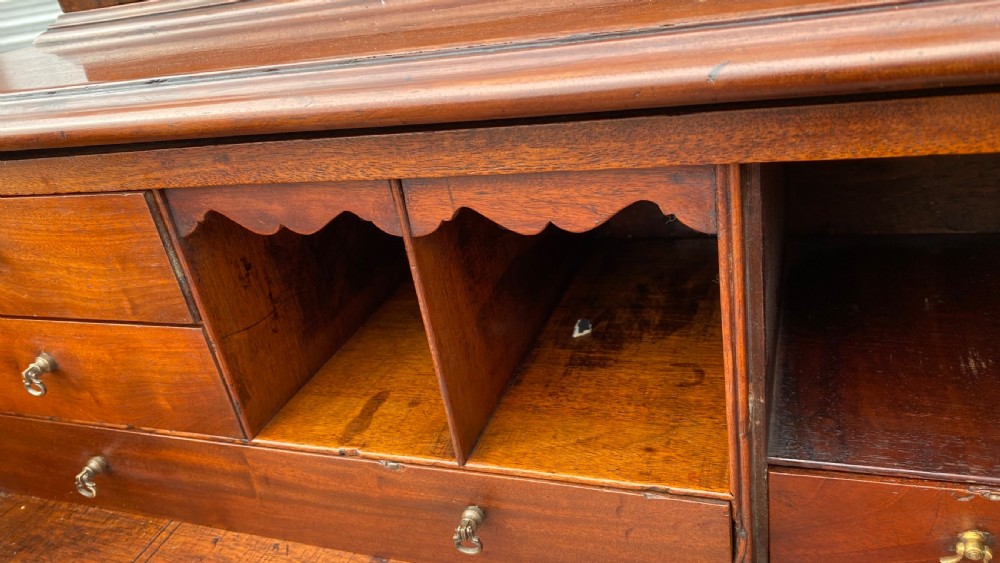 A FINE CHIPPENDALE PERIOD MAHOGANY SECRETAIRE BOOKCASE. View X
