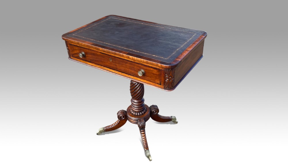 A FINE REGENCY IRISH MAHOGANY TABLE IN THE MANNER OF WILLIAMS & GIBTON, DUBLIN