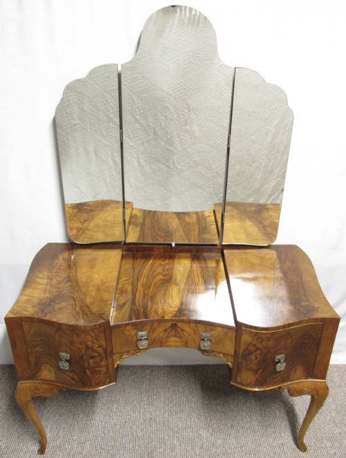 Shaped Burr Walnut Dressing Table