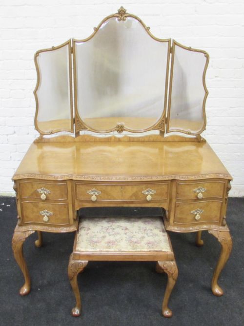 fig 1. Burr Walnut Bedroom Suite WILL SPLIT