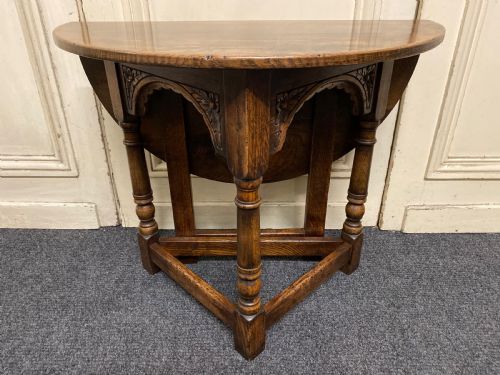 Ipswich Oak Lamp Table