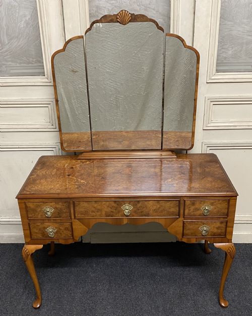 Queen Anne Burr Walnut Dressing Table