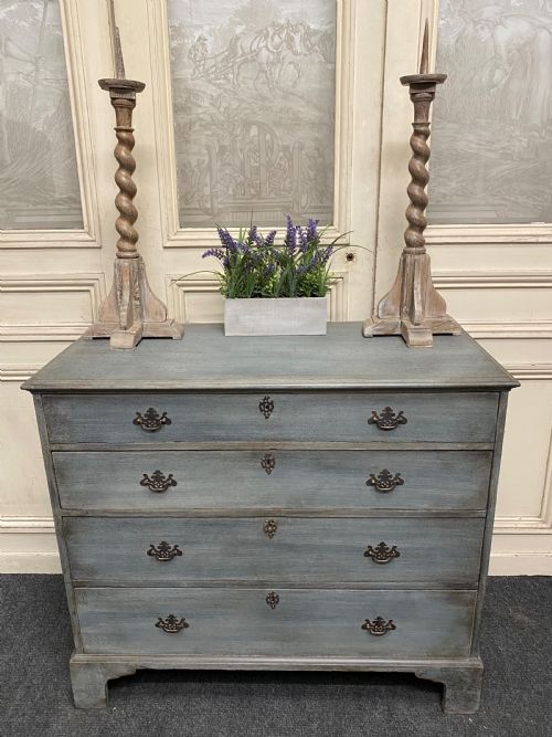 Georgian Oak Chest of Drawers