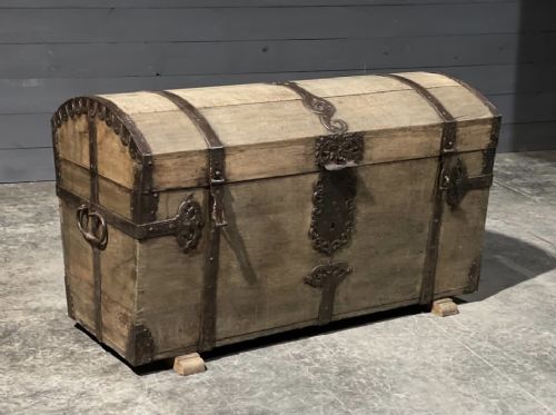French Dome Top Oak Truck