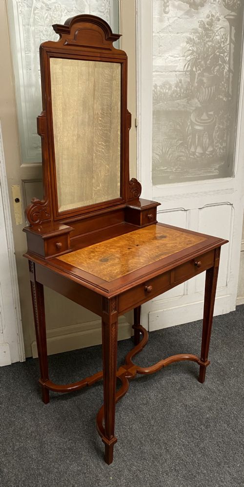 Super Quality French Dressing Table