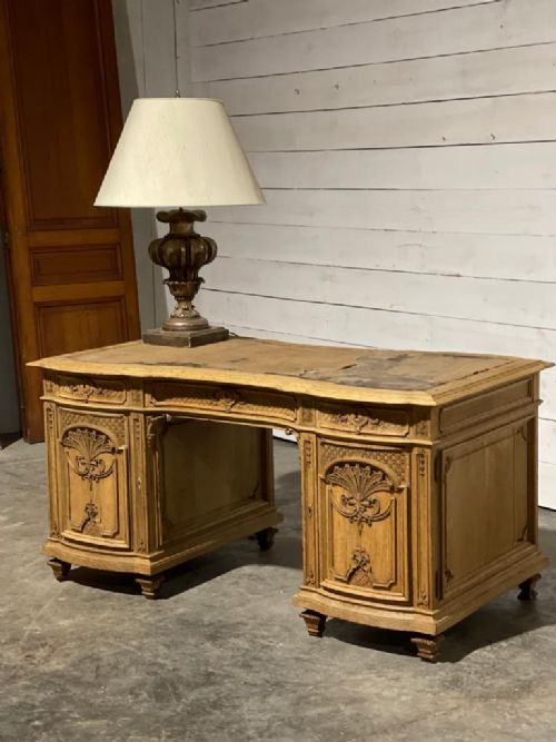 fig 1. Large Rolls Royce Pedestal Desk