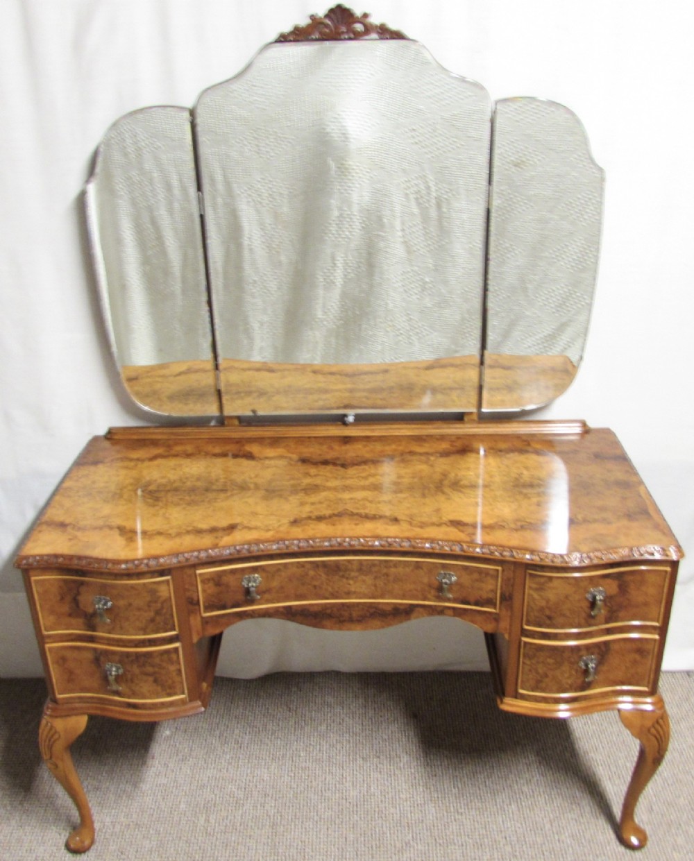 Best Quality Burr Walnut Dressing Table
