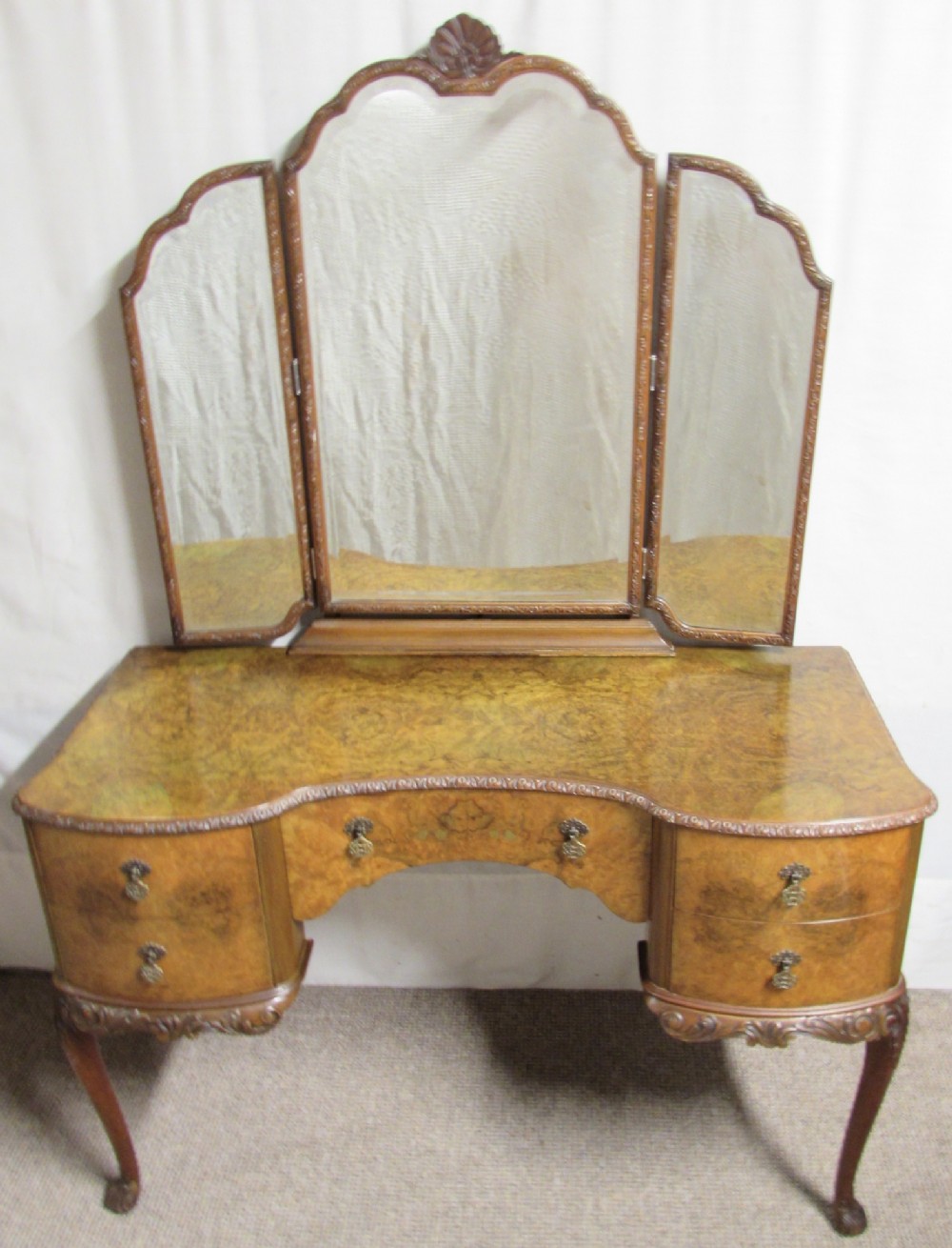 Quality Burr Walnut Dressing Table