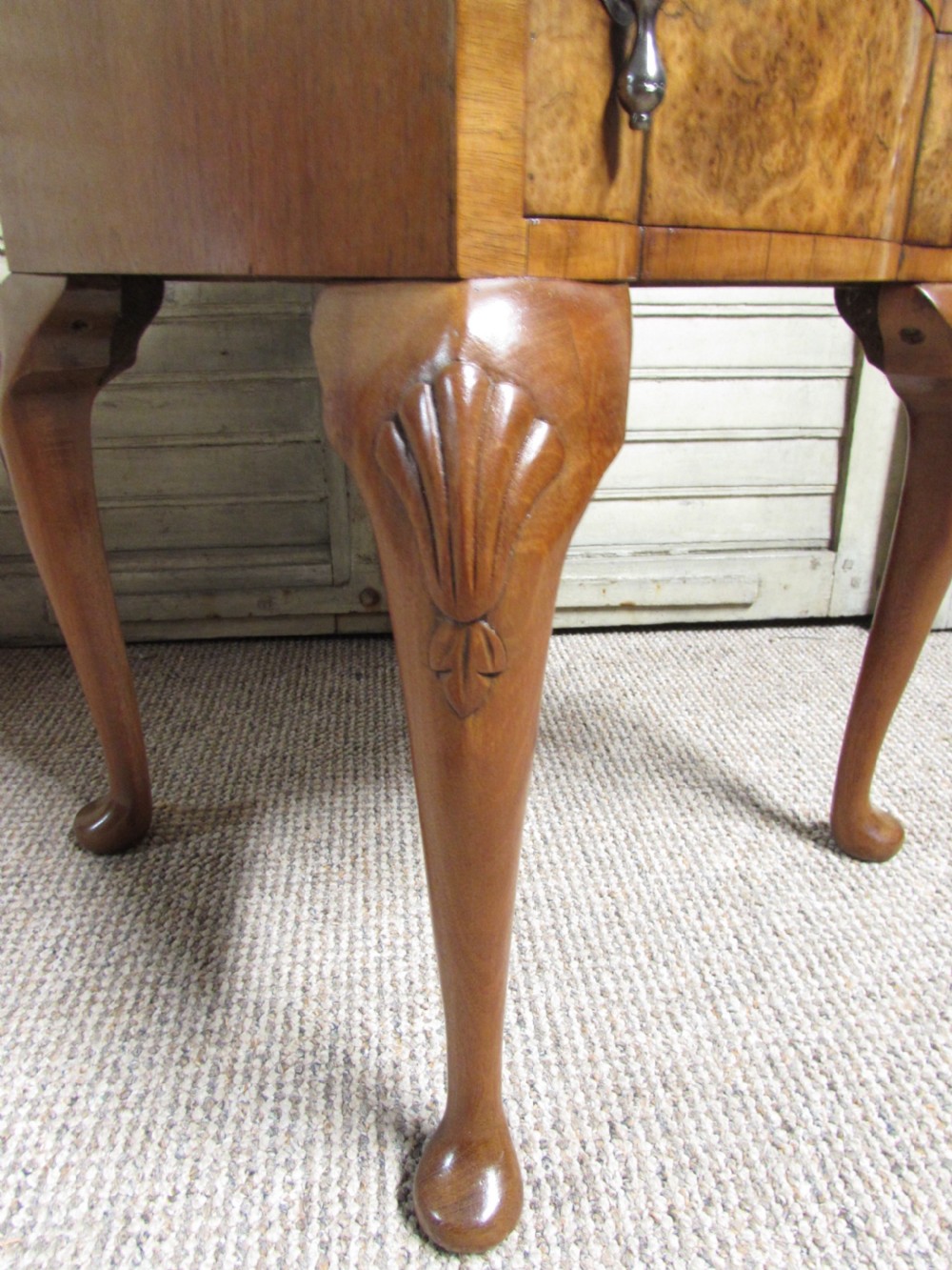 Superb Pair of Burr Walnut Bedside Chests View XIII
