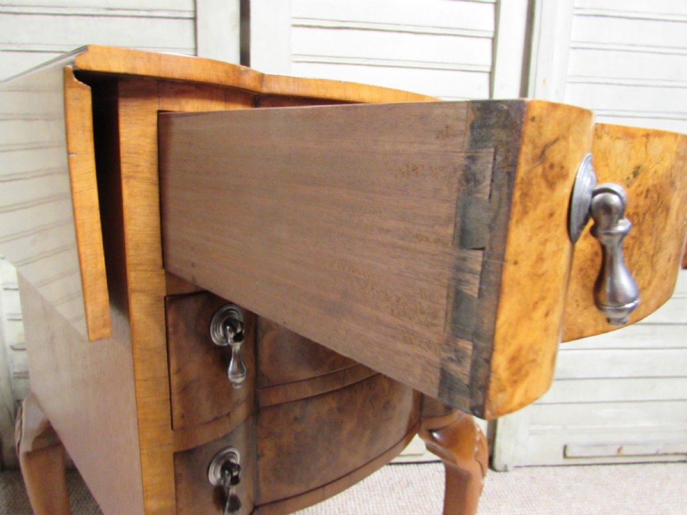 Superb Pair of Burr Walnut Bedside Chests View XIV