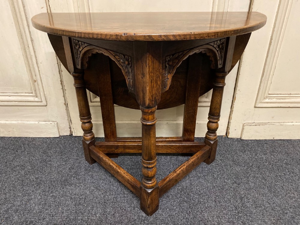 Ipswich Oak Lamp Table