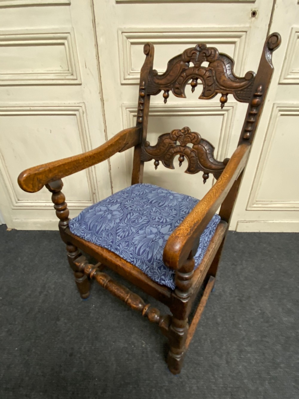 Set 8 (6x2) Ipswich Oak Dining Chairs View XVIII