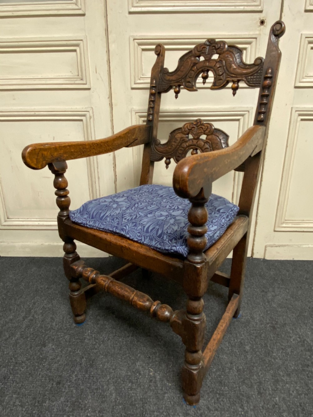 Set 8 (6x2) Ipswich Oak Dining Chairs View XIX
