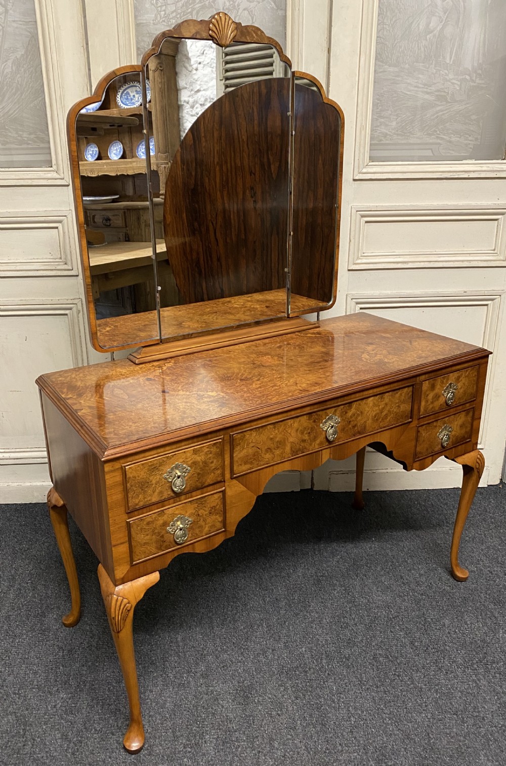 Queen Anne Burr Walnut Dressing Table View XIII