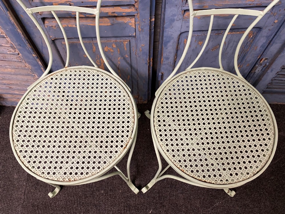 French Bistro Set View X