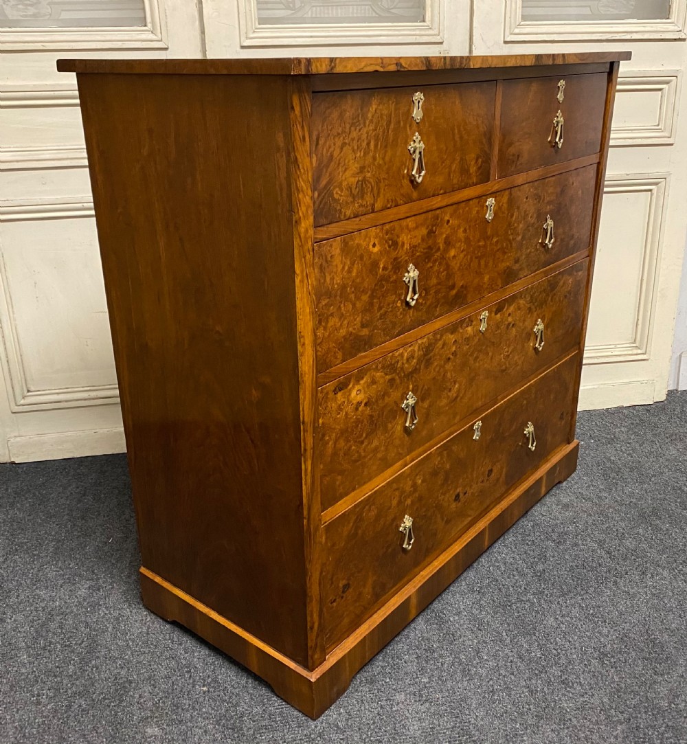 Superb Quality Chest of Drawers View VIII
