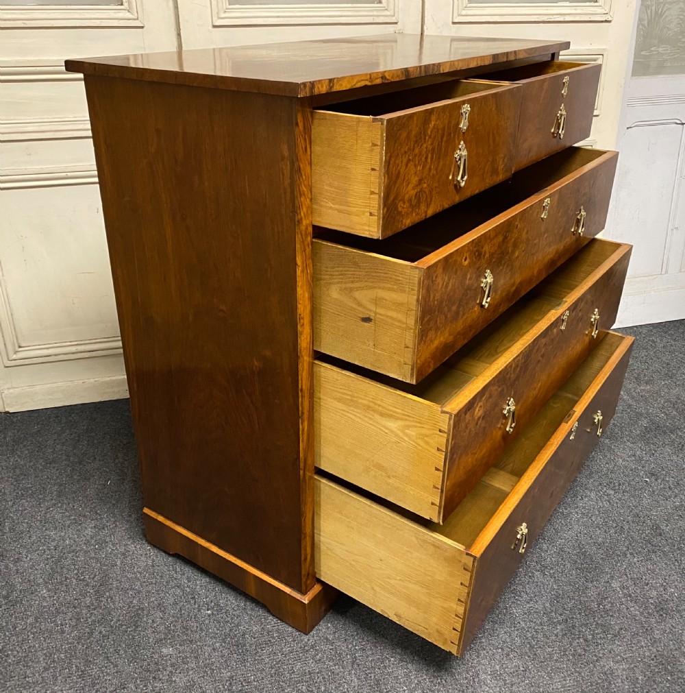 Superb Quality Chest of Drawers View X