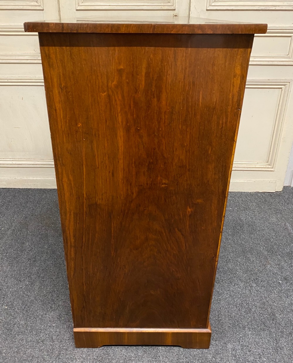 Superb Quality Chest of Drawers View XIV