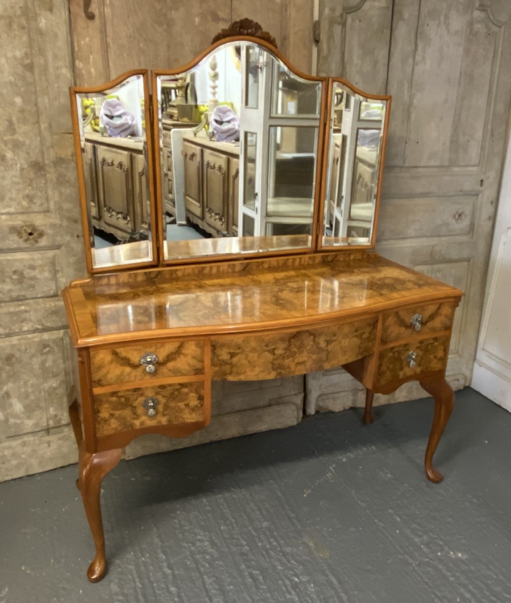 Queen Anne Burr Walnut Dressing Table