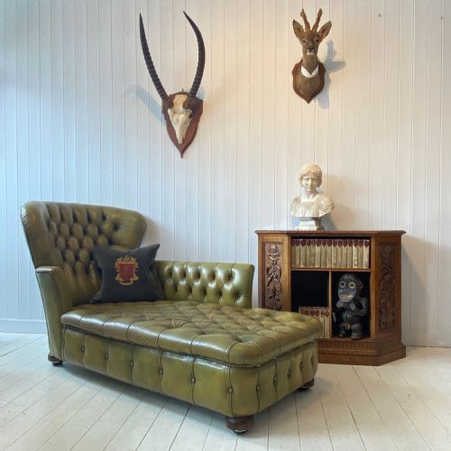 A Leather Button Back Day Bed or Chaise Longue