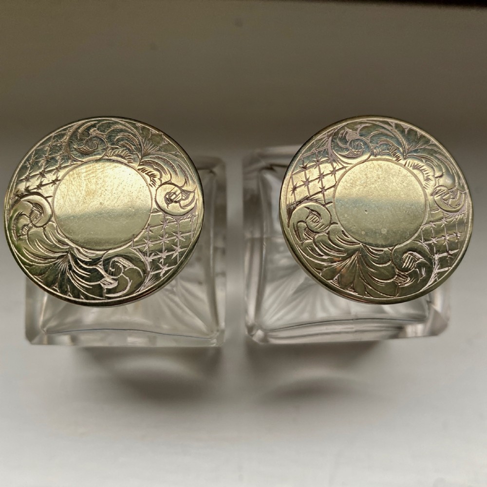 Victorian Tortoiseshell and Mother-of-Pearl Parquetry Inlaid Travelling Perfume Bottle Case View IX