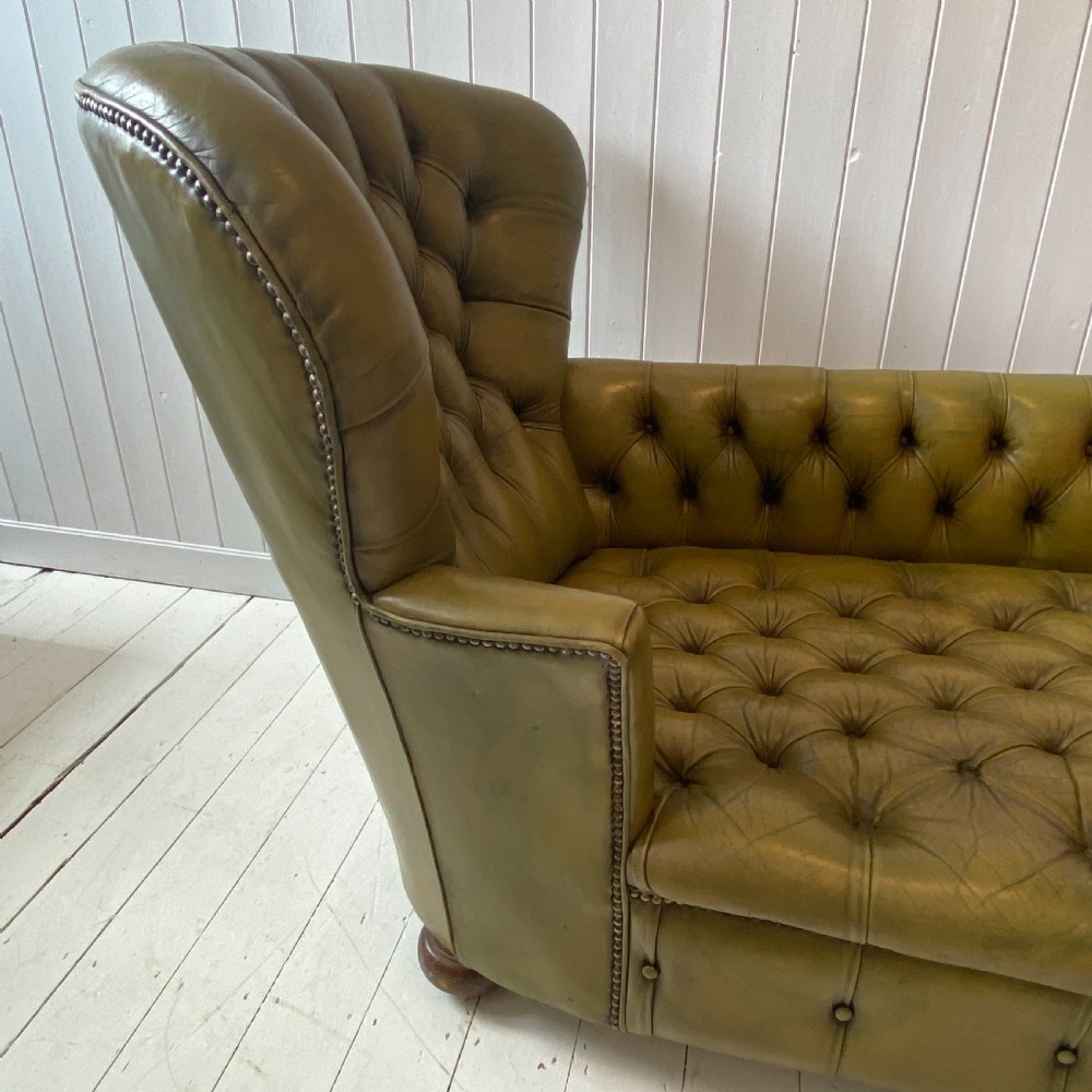 A Leather Button Back Day Bed or Chaise Longue View IV