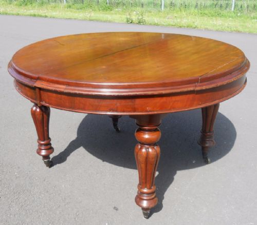 Victorian Round Mahogany Extending Dining Table