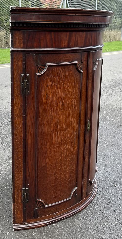GEORGIAN BOWFRONT MAHOGANY HANGING CORNER CUPBOARD - ADDITIONAL PHOTO 3