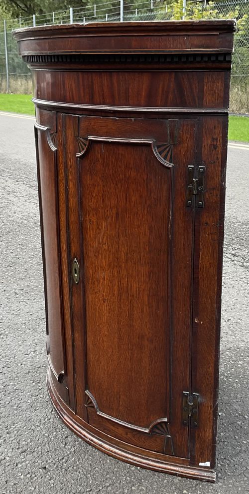 GEORGIAN BOWFRONT MAHOGANY HANGING CORNER CUPBOARD - ADDITIONAL PHOTO 4