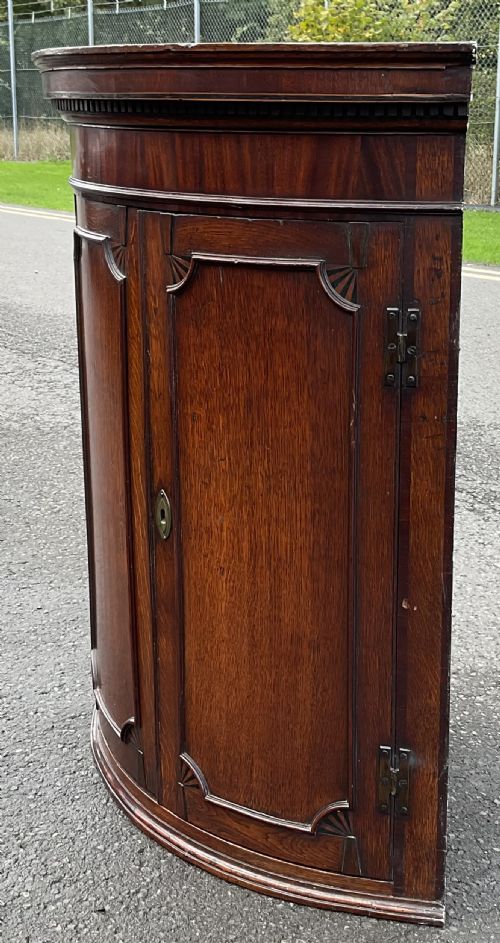 GEORGIAN BOWFRONT MAHOGANY HANGING CORNER CUPBOARD - ADDITIONAL PHOTO 6
