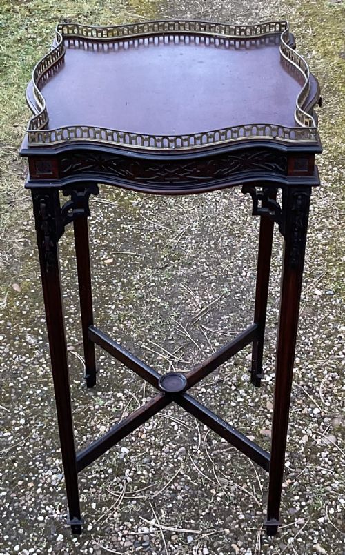 EDWARDIAN MAHOGANY GALLERY STAND - ADDITIONAL PHOTO 1