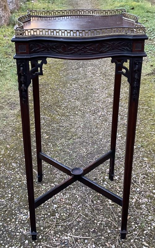 EDWARDIAN MAHOGANY GALLERY STAND - ADDITIONAL PHOTO 3