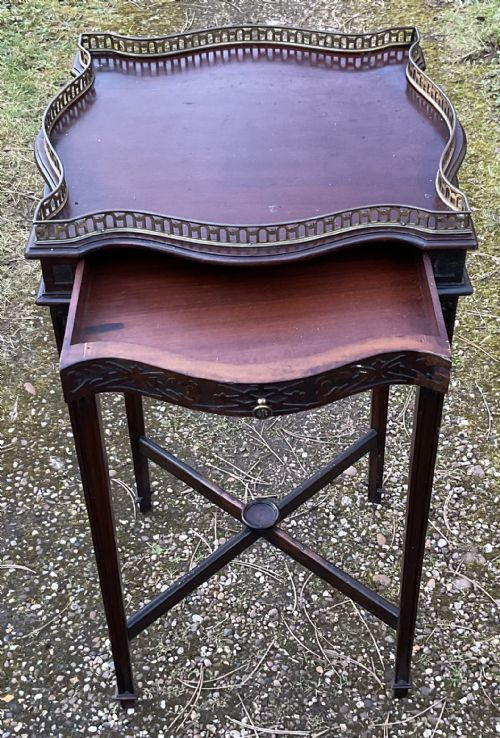 EDWARDIAN MAHOGANY GALLERY STAND - ADDITIONAL PHOTO 6