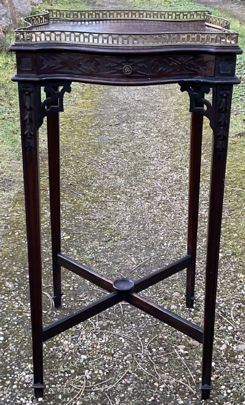 EDWARDIAN MAHOGANY GALLERY STAND - ADDITIONAL PHOTO 8