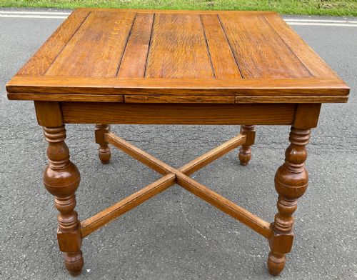 Oak Extending Dining Table to Seat Six