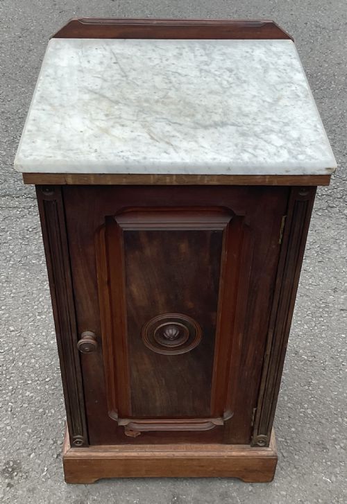EDWARDIAN MARBLE TOP WALNUT BEDSIDE CABINET - ADDITIONAL PHOTO 1