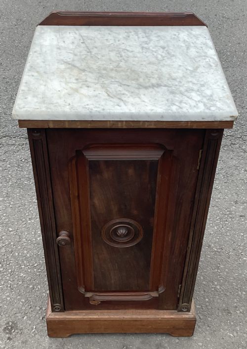 EDWARDIAN MARBLE TOP WALNUT BEDSIDE CABINET - ADDITIONAL PHOTO 2