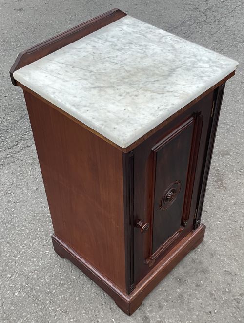 EDWARDIAN MARBLE TOP WALNUT BEDSIDE CABINET - ADDITIONAL PHOTO 7