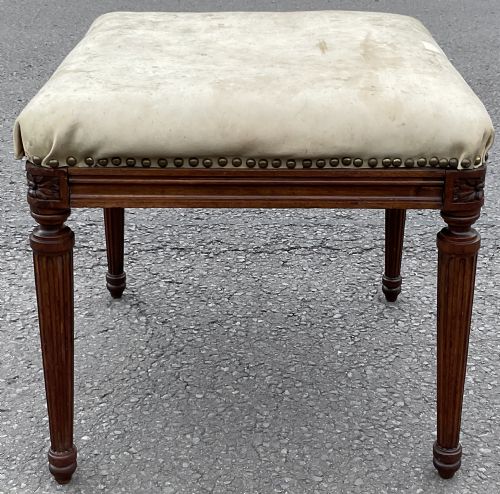 Vintage dresser stool 2025