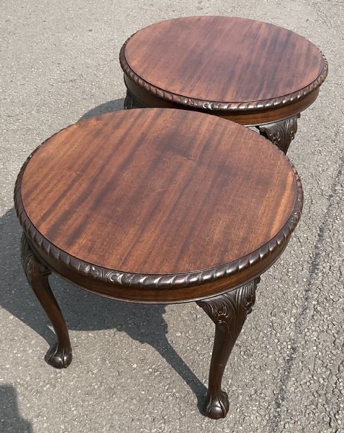 PAIR CHIPPENDALE STYLE ROUND MAHOGANY COFFEE TABLES - ADDITIONAL PHOTO 4