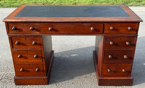 VICTORIAN SMALL MAHOGANY PEDESTAL WRITING DESK