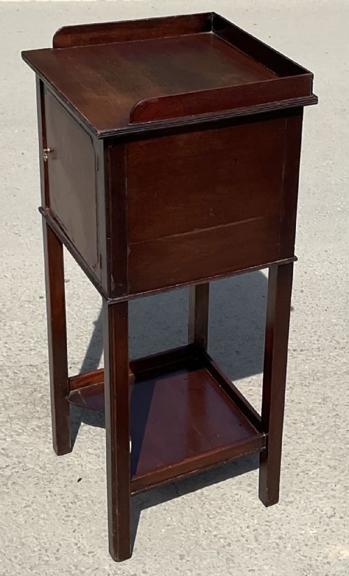 GEORGIAN STYLE MAHOGANY TRAY TOP BEDSIDE CABINET - ADDITIONAL PHOTO 2